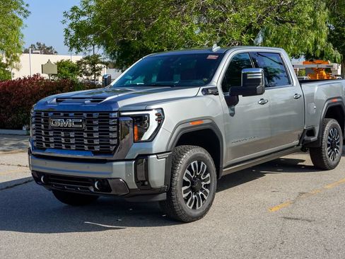 New 2026 GMC Sierra 2500 Denali Ultimate w/ Max Trailering Package AWD/4WD image 3
