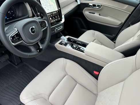 New 2026 Volvo XC90 B5 Core w/ Protection Package Premier image 9