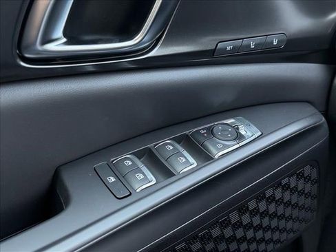 New 2026 Kia Carnival SX w/ SX Dark Edition Package FWD image 23