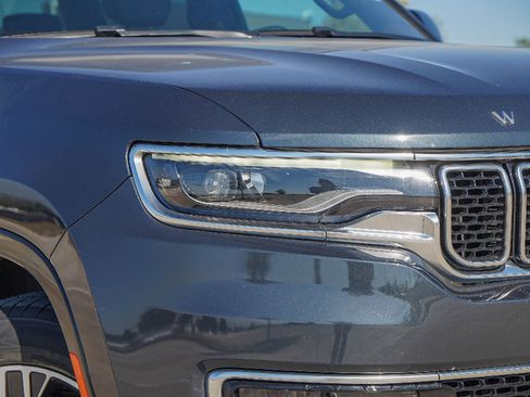 Used 2024 Jeep Wagoneer Series II w/ Flexible Seating Group image 3