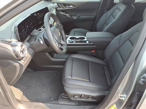 New 2027 Chevrolet Equinox LT w/ Convenience Package II AWD/4WD image 9