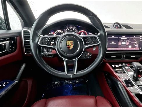 Used 2022 Porsche Cayenne S AWD/4WD image 6