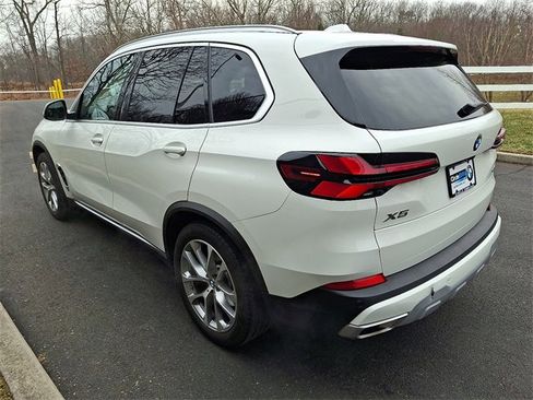 Used 2024 BMW X5 xDrive40i w/ Parking Assistance Package image 4