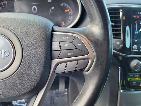 Used 2022 Jeep Grand Cherokee Laredo AWD/4WD image 24