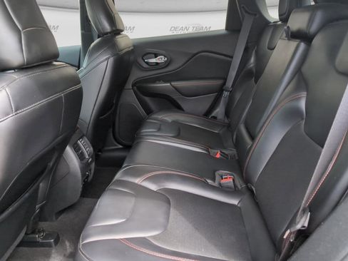 Used 2020 Jeep Cherokee Trailhawk w/ Cold Weather Group AWD/4WD image 30