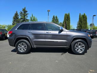 Used 2014 Jeep Grand Cherokee Overland w/ Advanced Technology Group AWD/4WD video 2