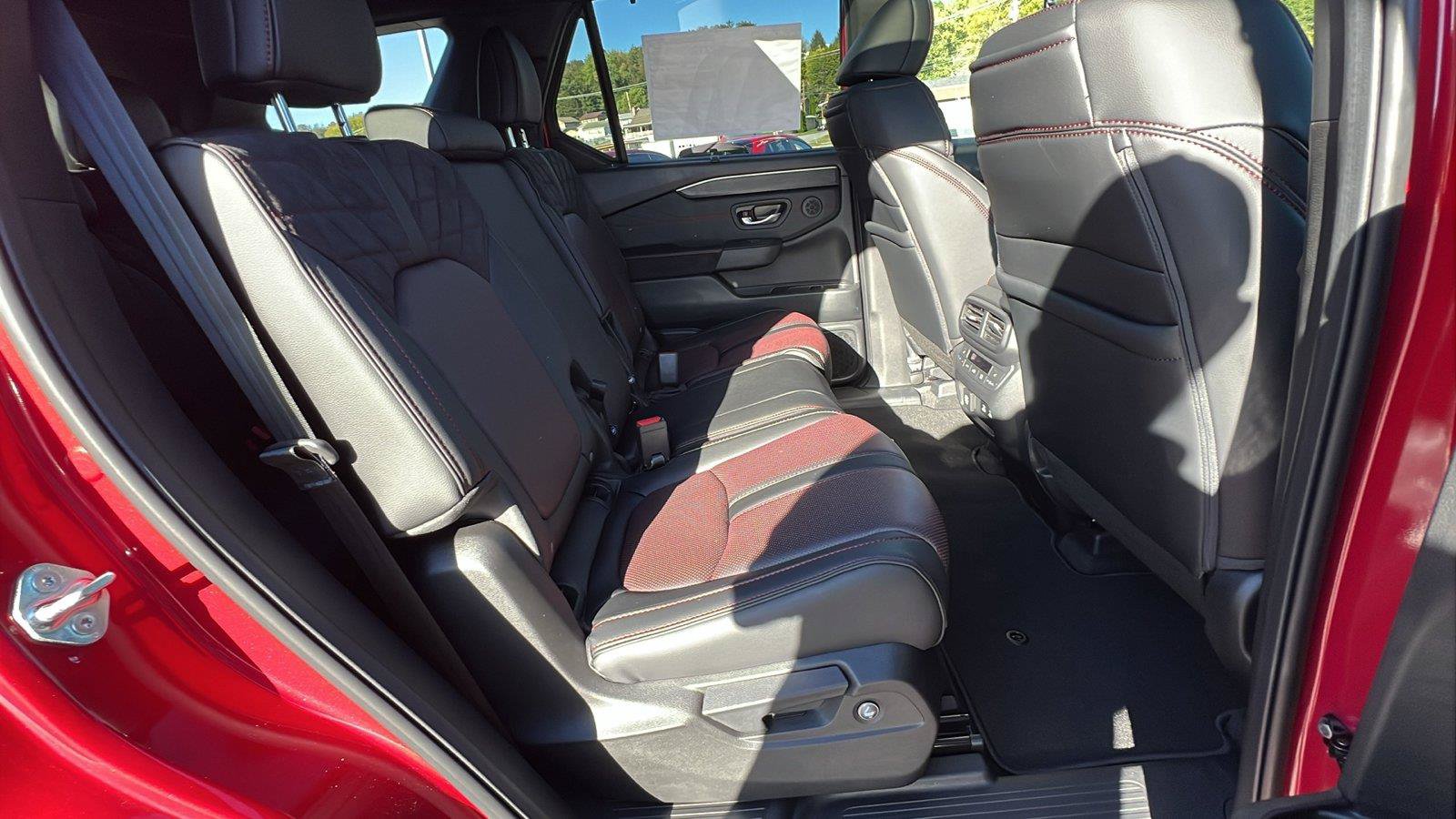 New 2026 Honda Pilot Black Edition image 15