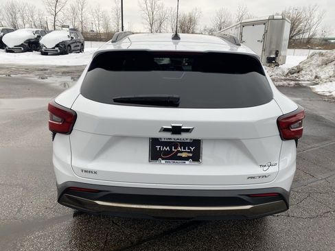 Used 2024 Chevrolet Trax ACTIV w/ Driver Confidence Package image 7