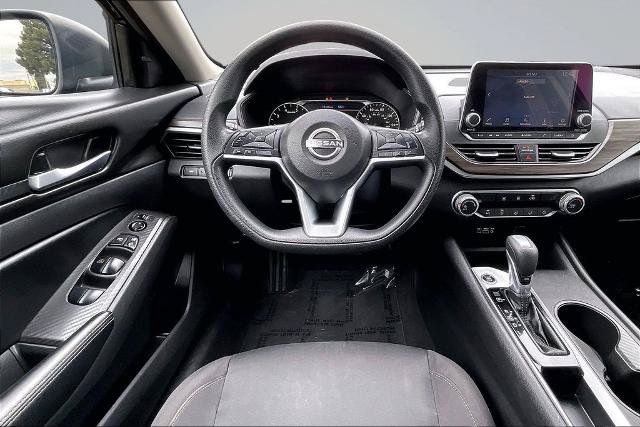 Used 2025 Nissan Altima 2.5 SV FWD image 5