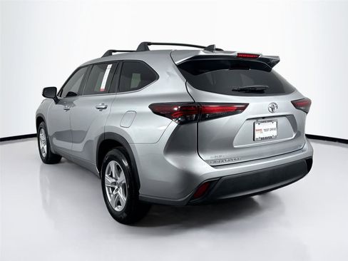 Certified 2024 Toyota Highlander LE image 8