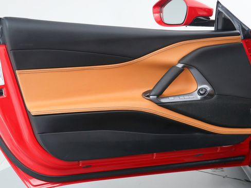 Certified 2020 Ferrari 812 Superfast image 24