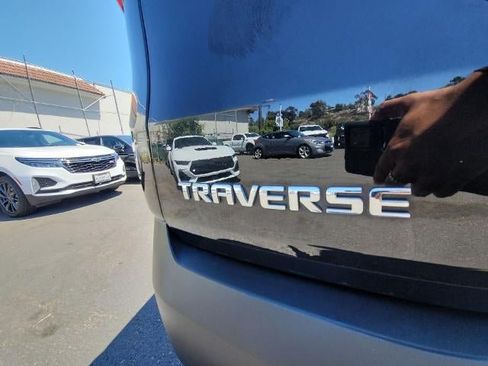 Used 2023 Chevrolet Traverse LS FWD image 30