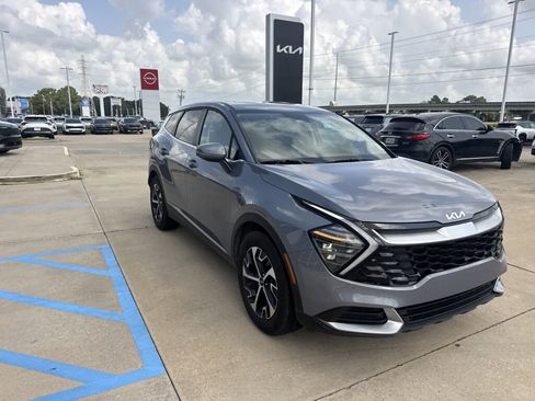 Certified 2025 Kia Sportage EX FWD image 9