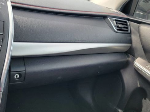 Used 2017 Toyota Camry SE image 12