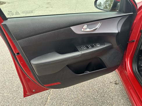 Used 2024 Kia Forte LXS w/ LXS Technology Package FWD image 15