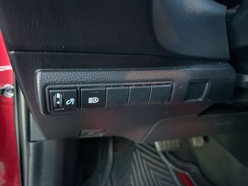 Used 2020 Toyota Corolla LE FWD image 13