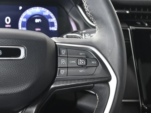 Used 2023 Jeep Grand Cherokee Altitude AWD/4WD image 38