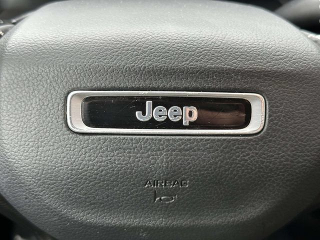 Certified 2024 Jeep Grand Cherokee Laredo X AWD/4WD image 28