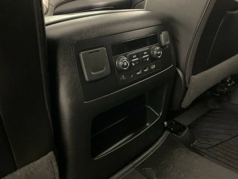 Used 2020 GMC Yukon XL Denali w/ Denali Premium Package AWD/4WD image 24