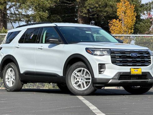 New 2026 Ford Explorer Active AWD/4WD image 2