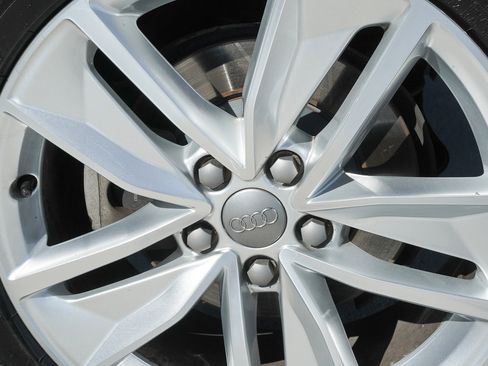 Used 2018 Audi Q3 2.0T Premium Plus w/ Premium Plus Package image 26