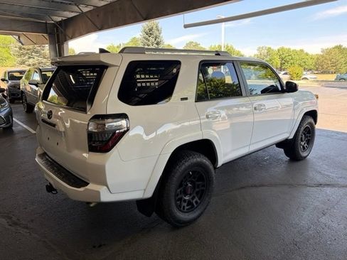 Used 2018 Toyota 4Runner SR5 AWD/4WD image 12