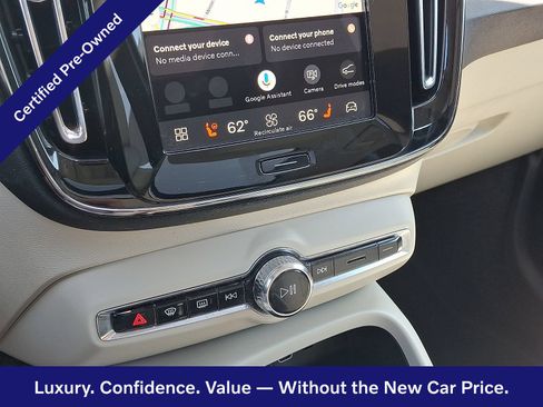Certified 2025 Volvo XC40 B5 Ultra AWD/4WD image 15