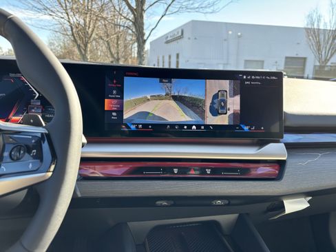 Used 2026 BMW 530i xDrive image 25