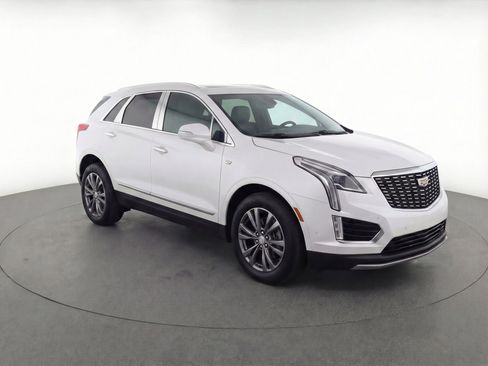 Used 2021 Cadillac XT5 Premium Luxury image 2