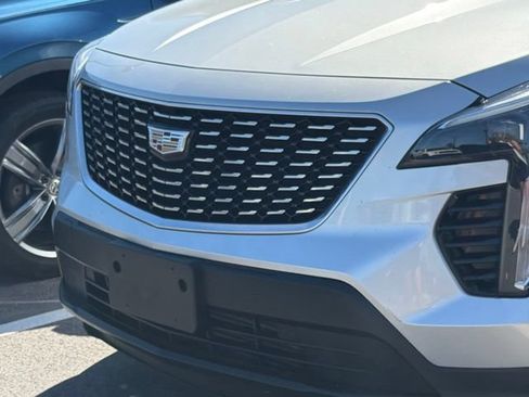 Used 2019 Cadillac XT4 Luxury FWD image 2