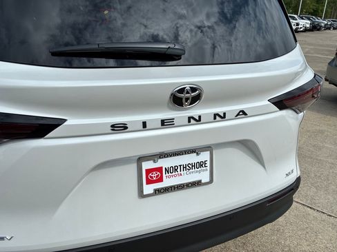 New 2026 Toyota Sienna XLE FWD image 6