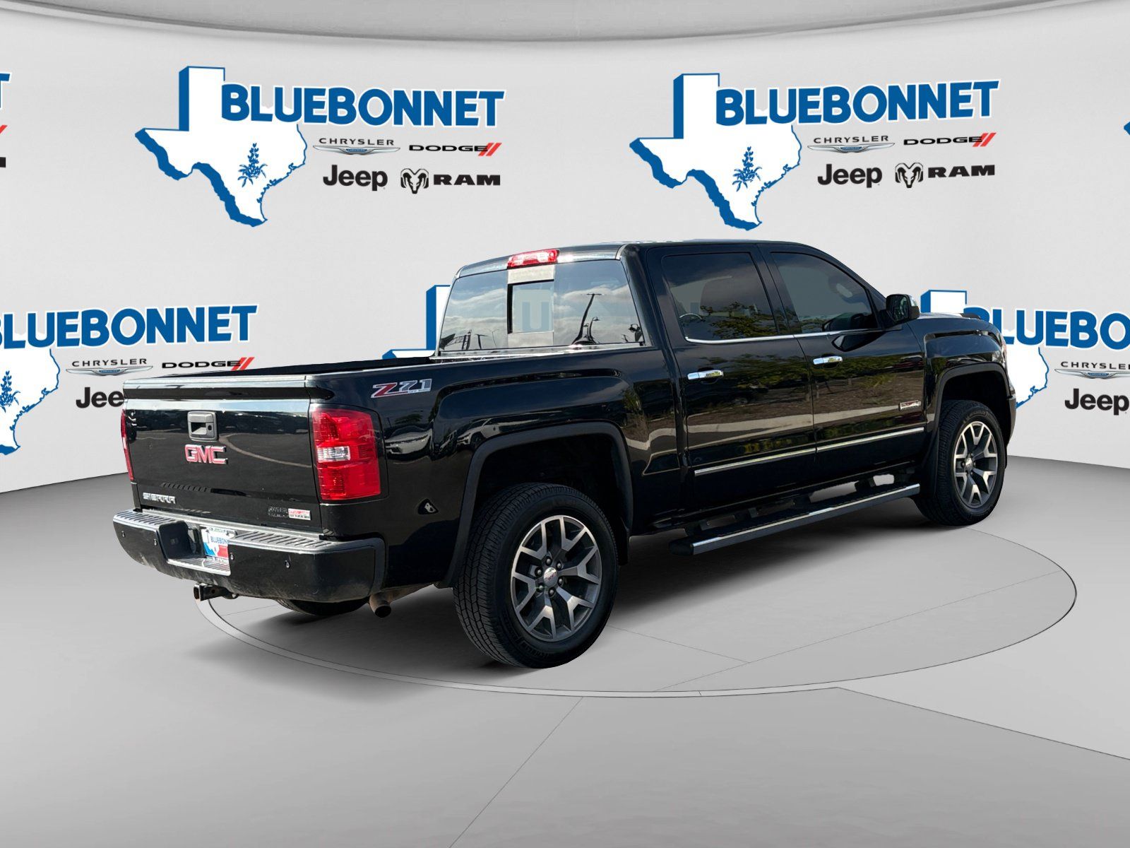 Used 2014 GMC Sierra 1500 SLT w/ All-Terrain Package AWD/4WD image 5