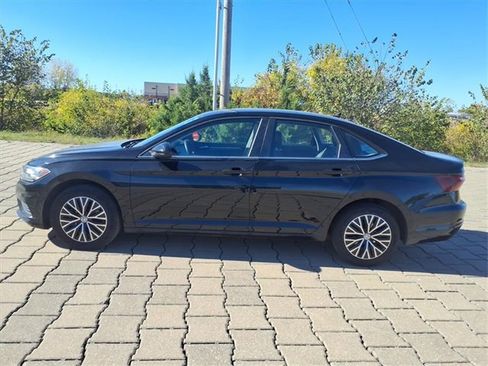 Used 2021 Volkswagen Jetta SE image 22