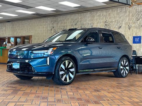 Used 2025 Volvo EX90 Ultra AWD/4WD image 4