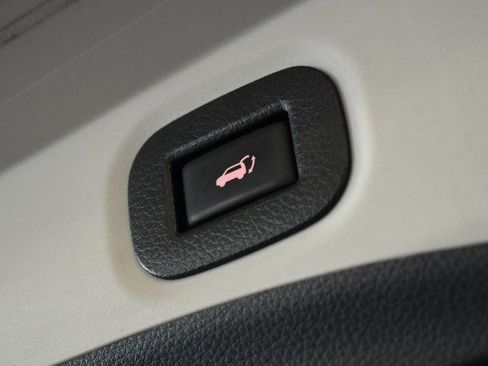 Used 2019 Nissan Rogue SV AWD/4WD image 15