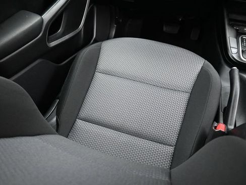 Used 2025 Kia Soul LX w/ LX Technology Package FWD image 13