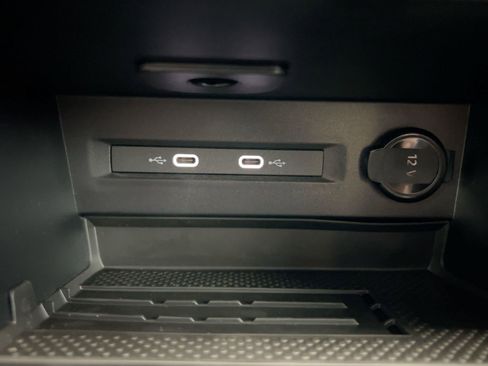 New 2026 Volkswagen Taos SE image 31