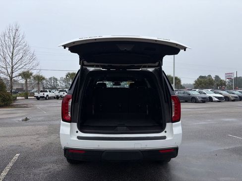 Used 2023 GMC Yukon SLT AWD/4WD image 5
