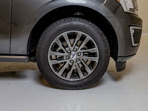 Used 2021 Ford Expedition Max Limited image 11