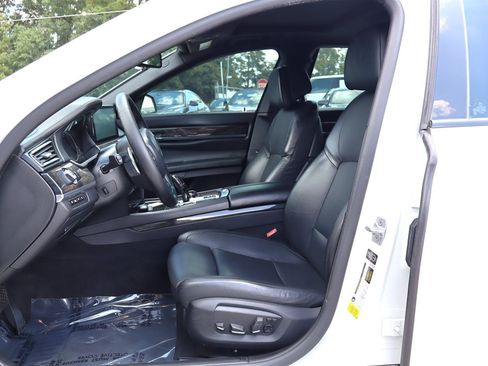 Used 2015 BMW 750i RWD image 14