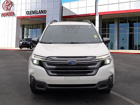 Used 2025 Subaru Forester Limited image 3