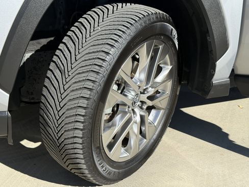 Used 2020 Toyota RAV4 XLE Premium image 16