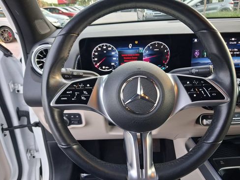Used 2025 Mercedes-Benz GLB 250 image 17