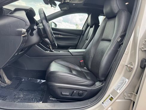 Used 2022 MAZDA MAZDA3 s FWD image 6