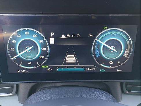 Certified 2024 Hyundai Elantra Limited FWD image 31