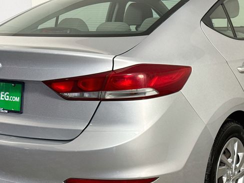 Used 2017 Hyundai Elantra SE FWD image 33