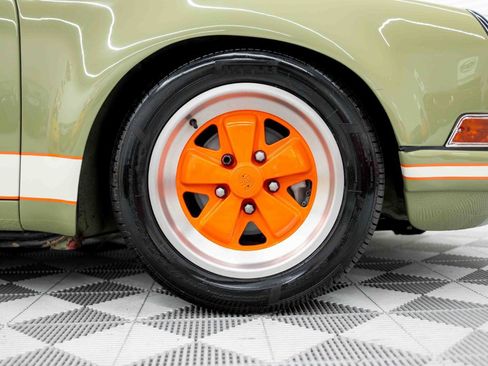 Used 1987 Porsche 911 Carrera RWD image 30