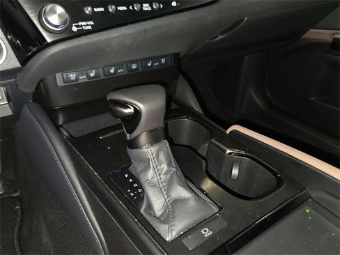 Used 2025 Lexus ES 350 Ultra Luxury image 20