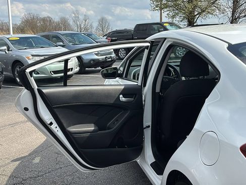 Used 2018 Kia Forte LX w/ LX Popular Package image 28