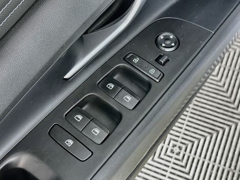 Certified 2023 Hyundai Elantra Limited FWD image 18